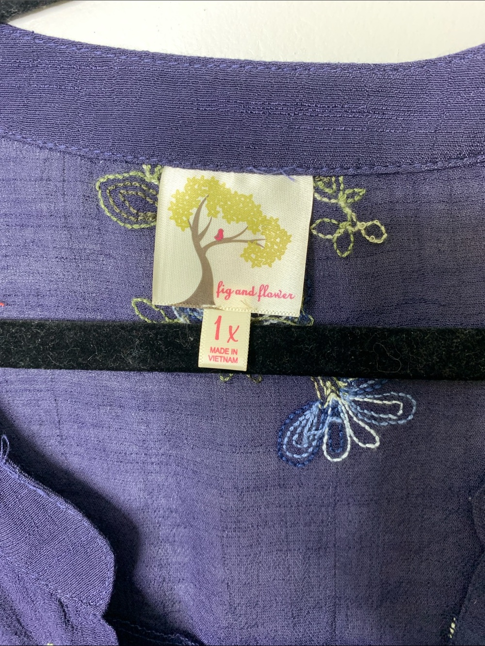 fig and flower Navy Floral Embroidered lightweight Button-Front Blouse 1X - Picture 5 of 14
